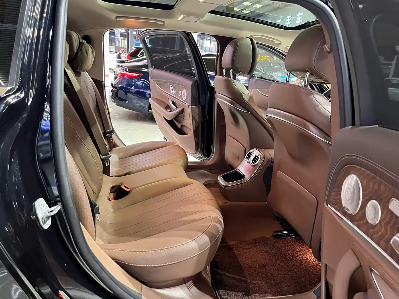 Mercedes-Benz E-Class 2023 E 300 L Luxury фото 23