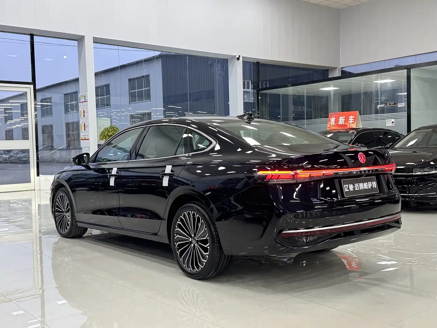 Volkswagen Passat 2025 Pro 380TSI Dragon Prestige Edition фото 4