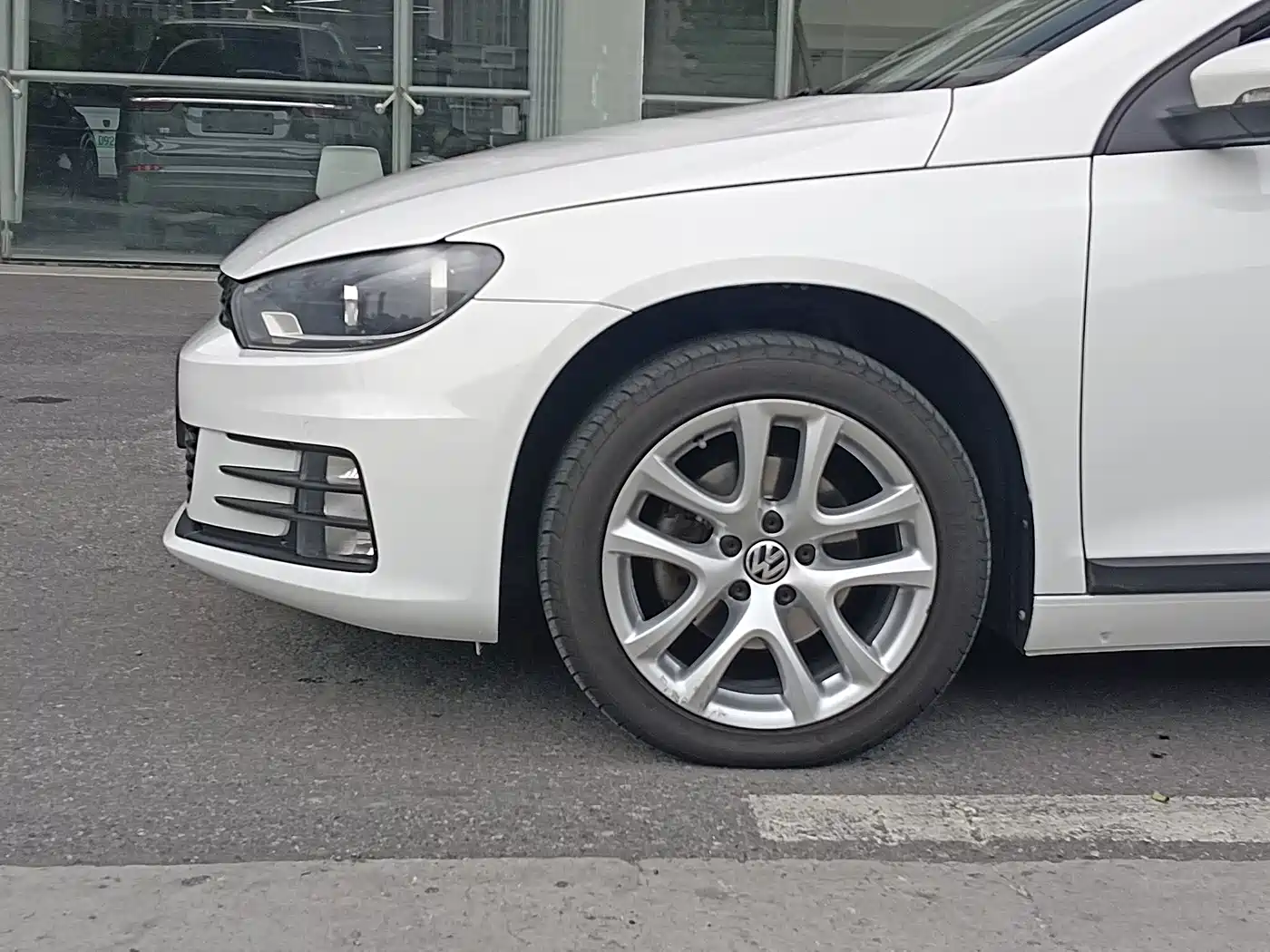 Volkswagen Scirocco 2015 1.4TSI Trend Edition фото 4