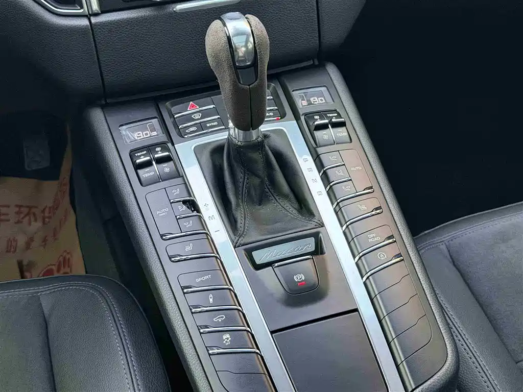 Porsche Macan 2014 Macan 2.0T фото 11