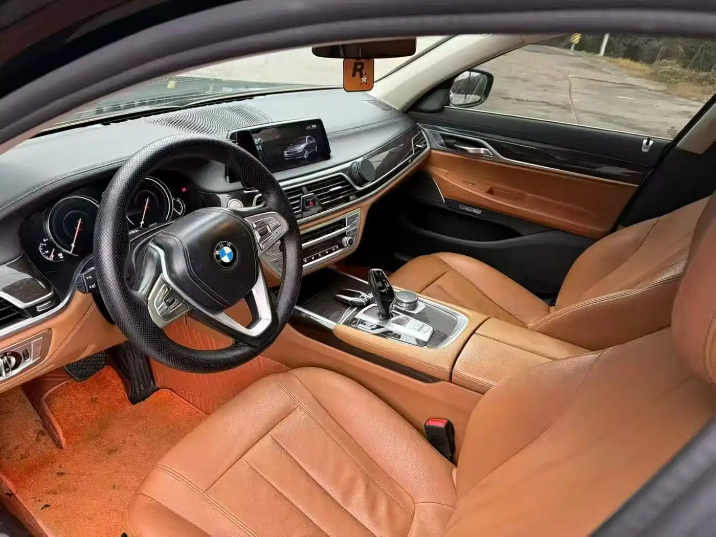 BMW 7 Series 2016 730Li Leading фото 7