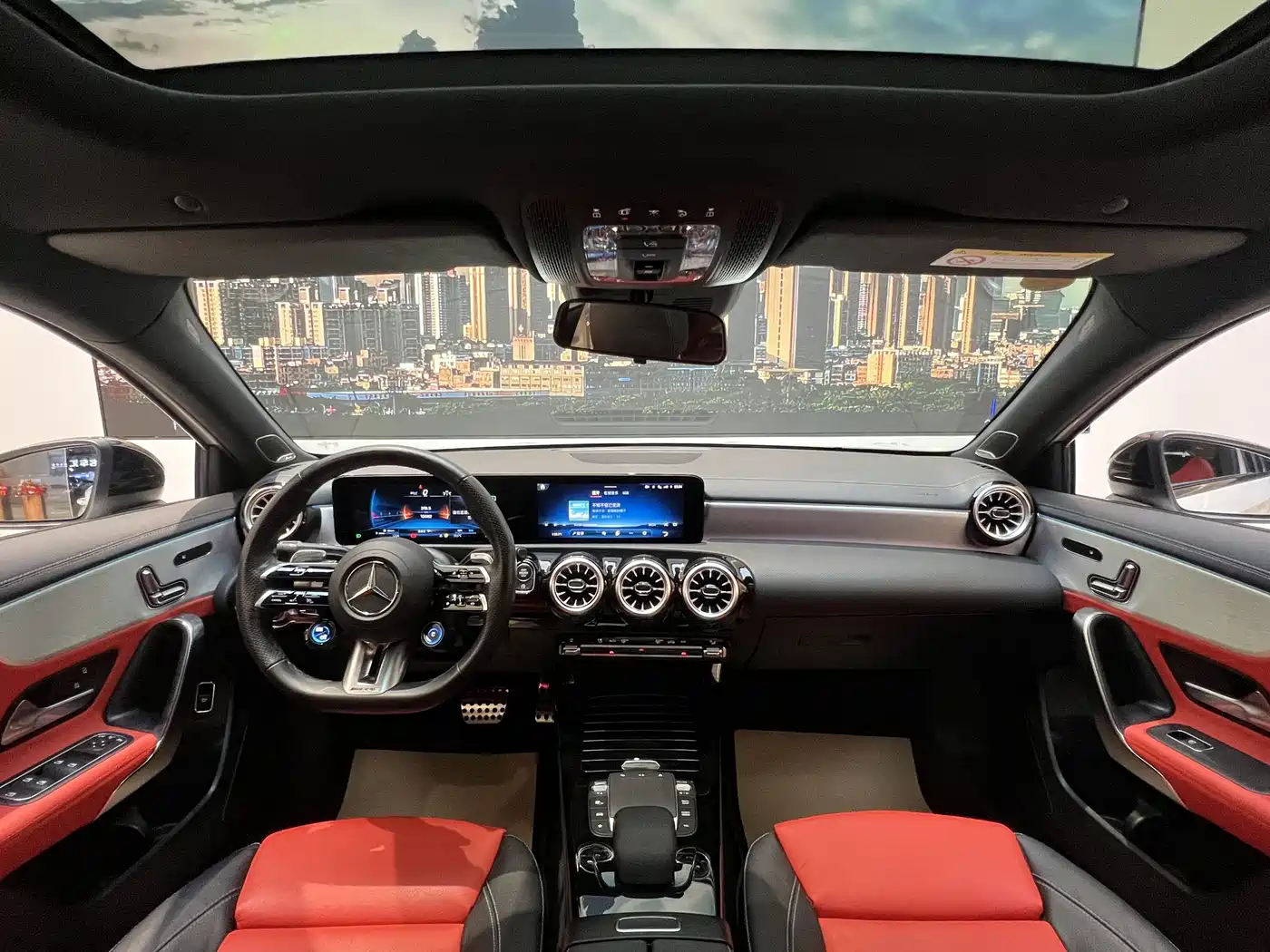Mercedes-Benz A-Class AMG 2024 Facelift AMG A 35 L 4MATIC фото 13