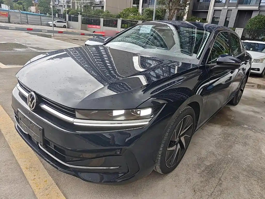 Фото 2 - Volkswagen Magotan