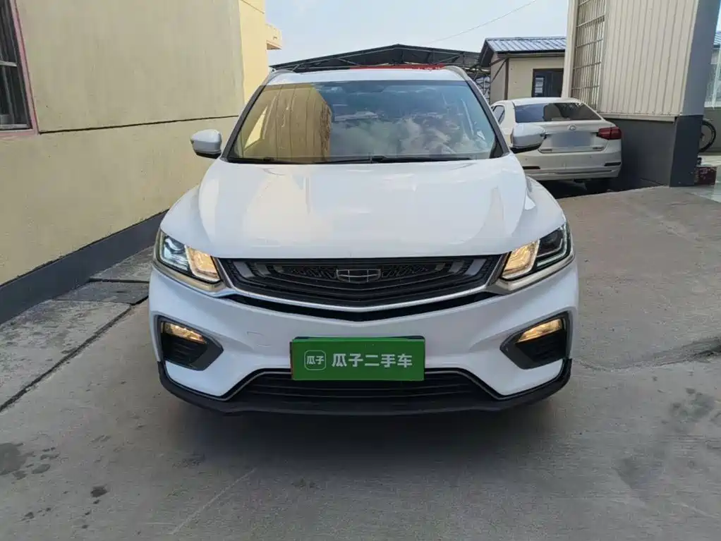 Фото 3 - Geely Coolray