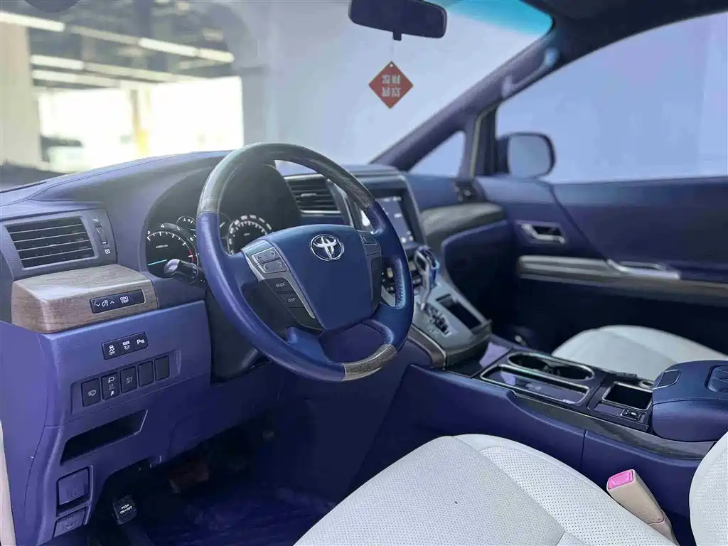 Toyota Alphard 2011 Model 2.4L Luxury фото 4