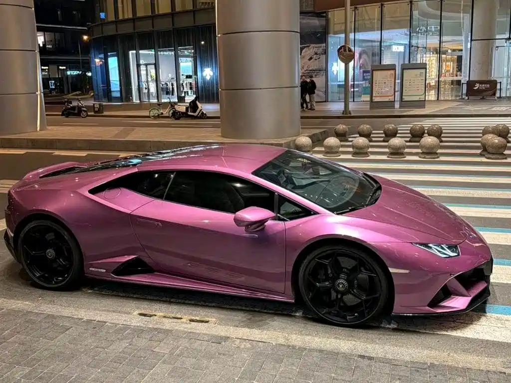 LAMBORGHINI HURACÁN