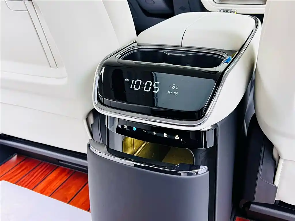 Geely Galaxy Yizhen L380 2025 805km Collector's Edition 4WD фото 19