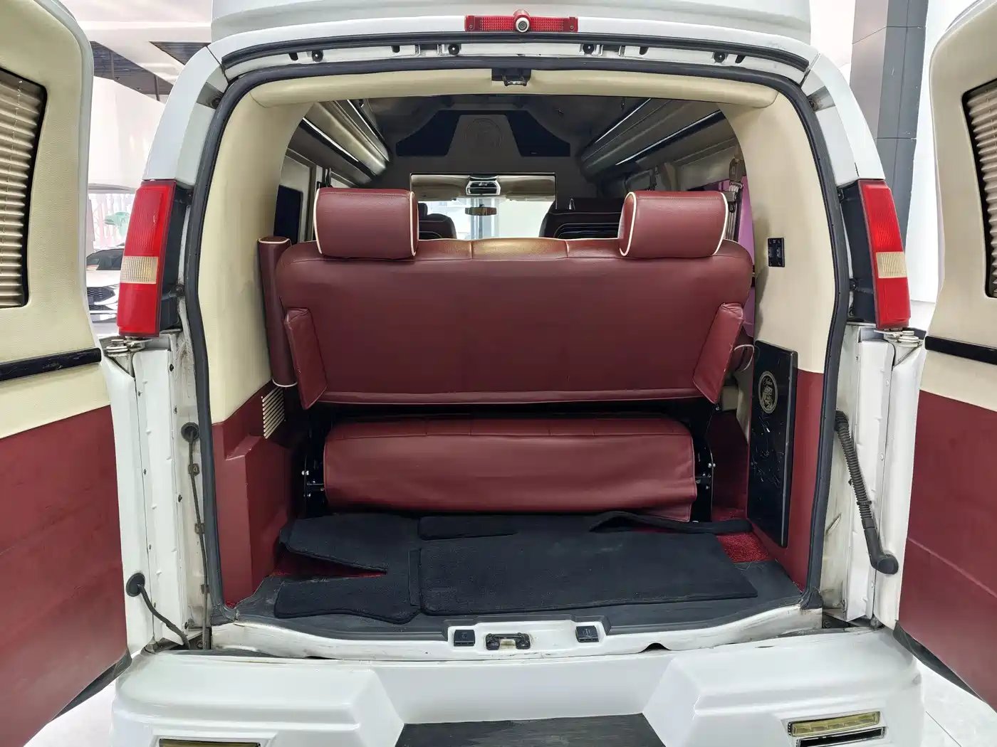GMC Savana 2015 2014 5.3L AWD Leader Edition