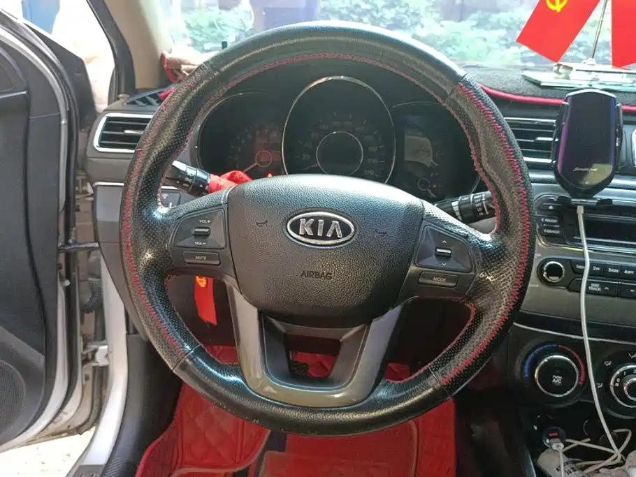 Kia K2 2012 2011 Sedan 1.4L MT TOP