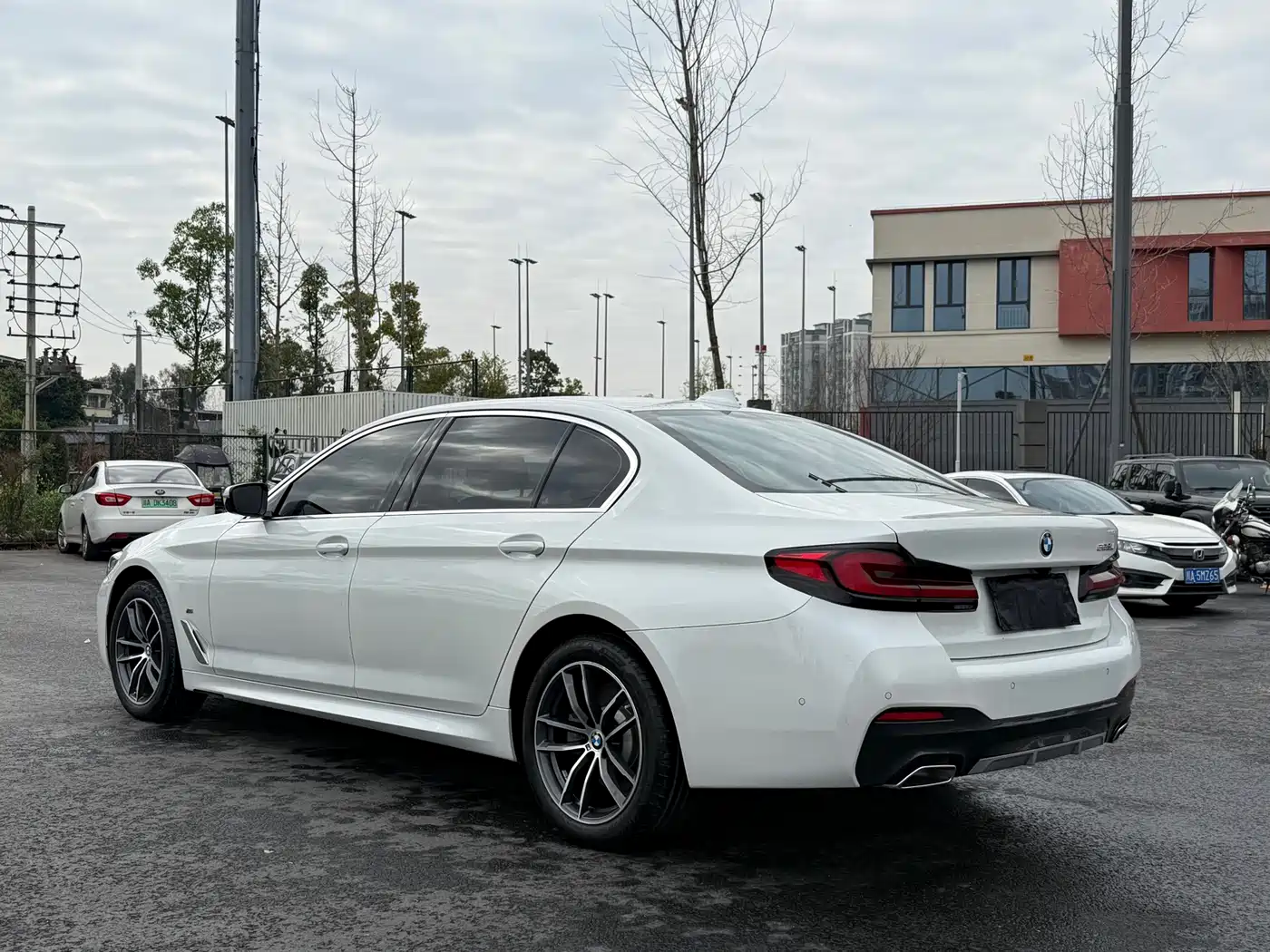 BMW 5 SERIES