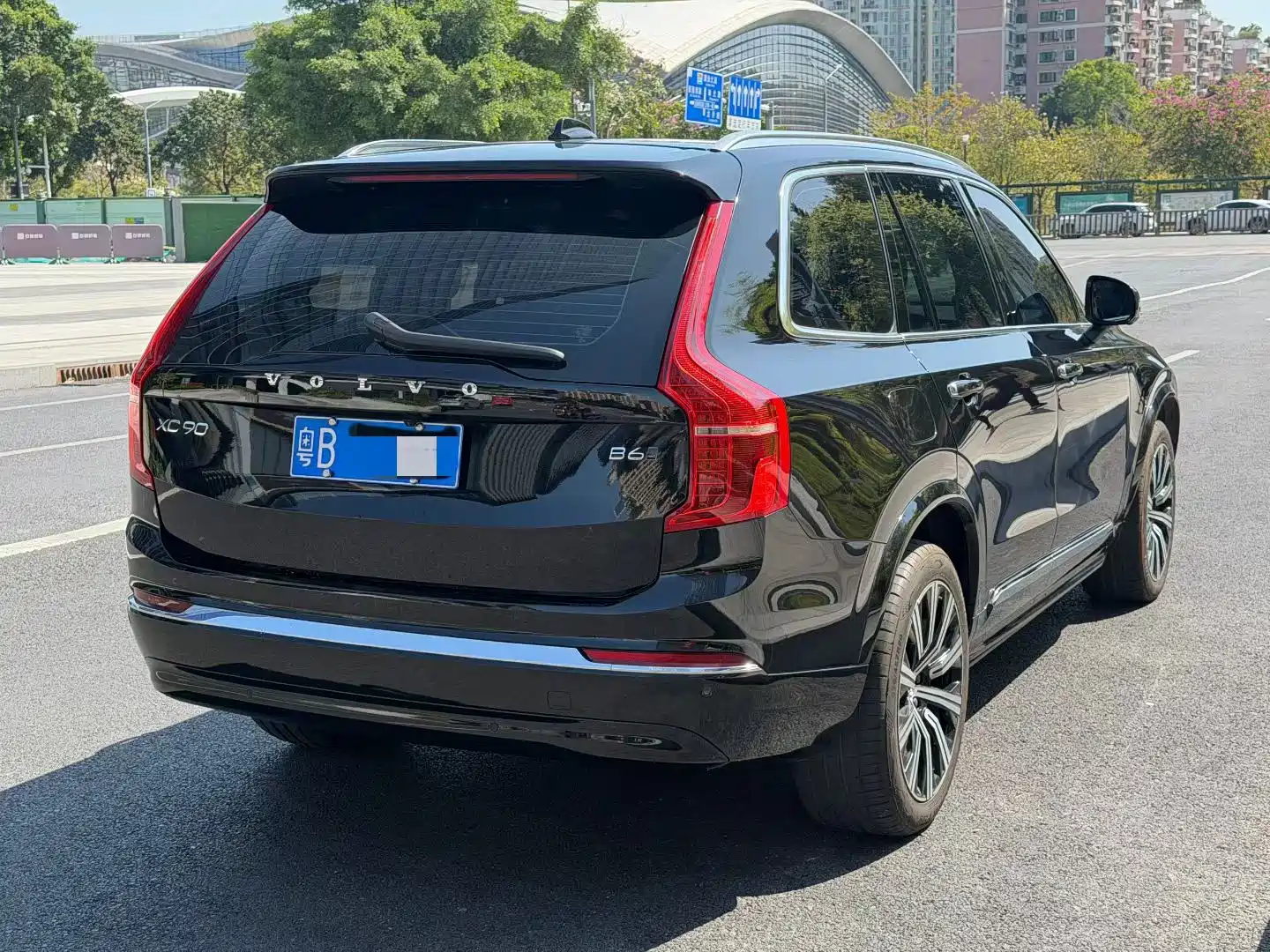 Фото 7 - Volvo XC90