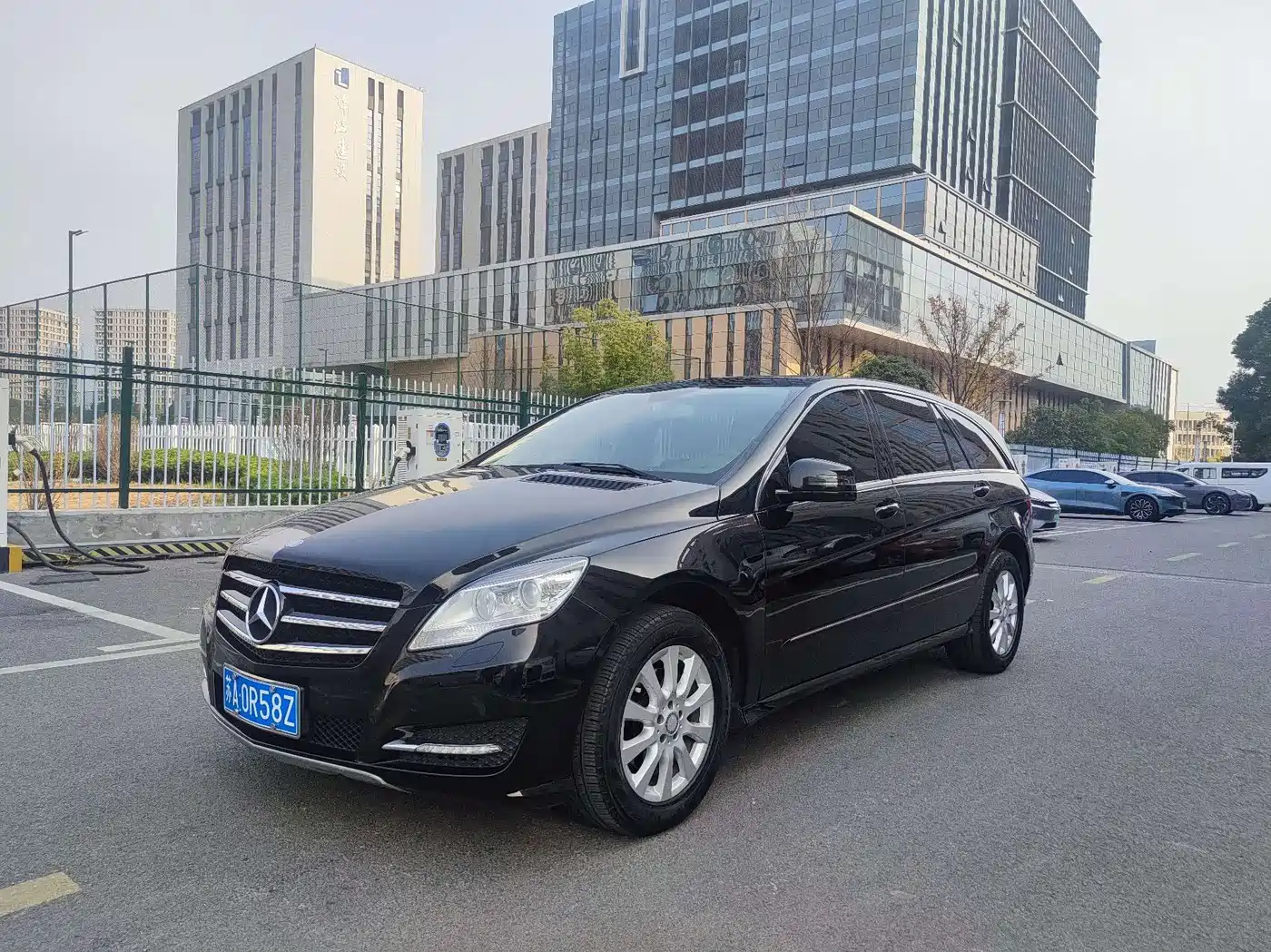 Mercedes-Benz R-Class 2017 R 320 4MATIC Business Collector's Edition