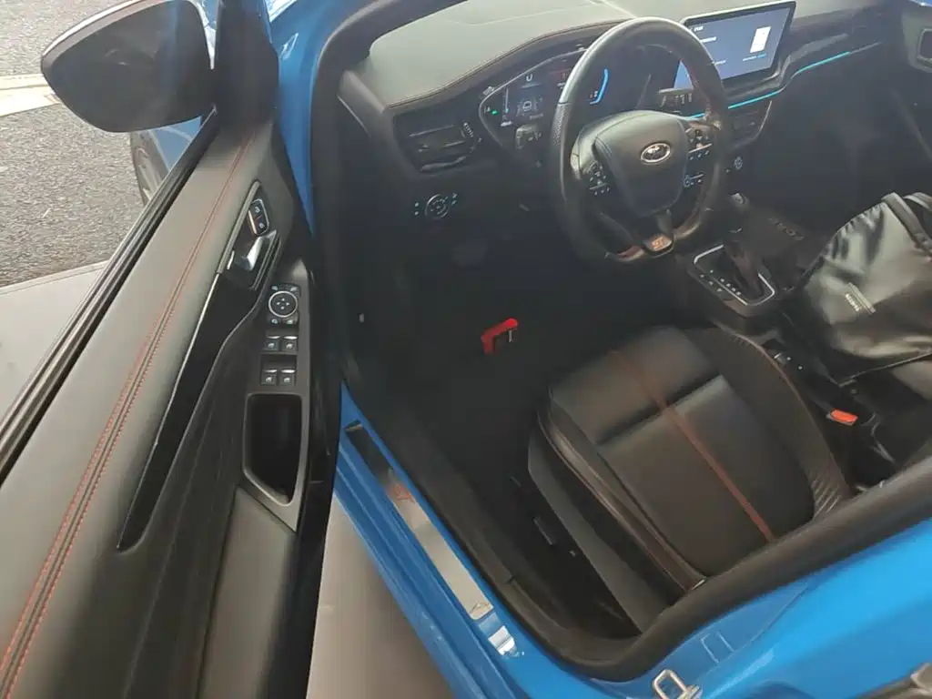 Ford Focus 2023 2022 Hatchback EcoBoost 180 Automatic ST Line