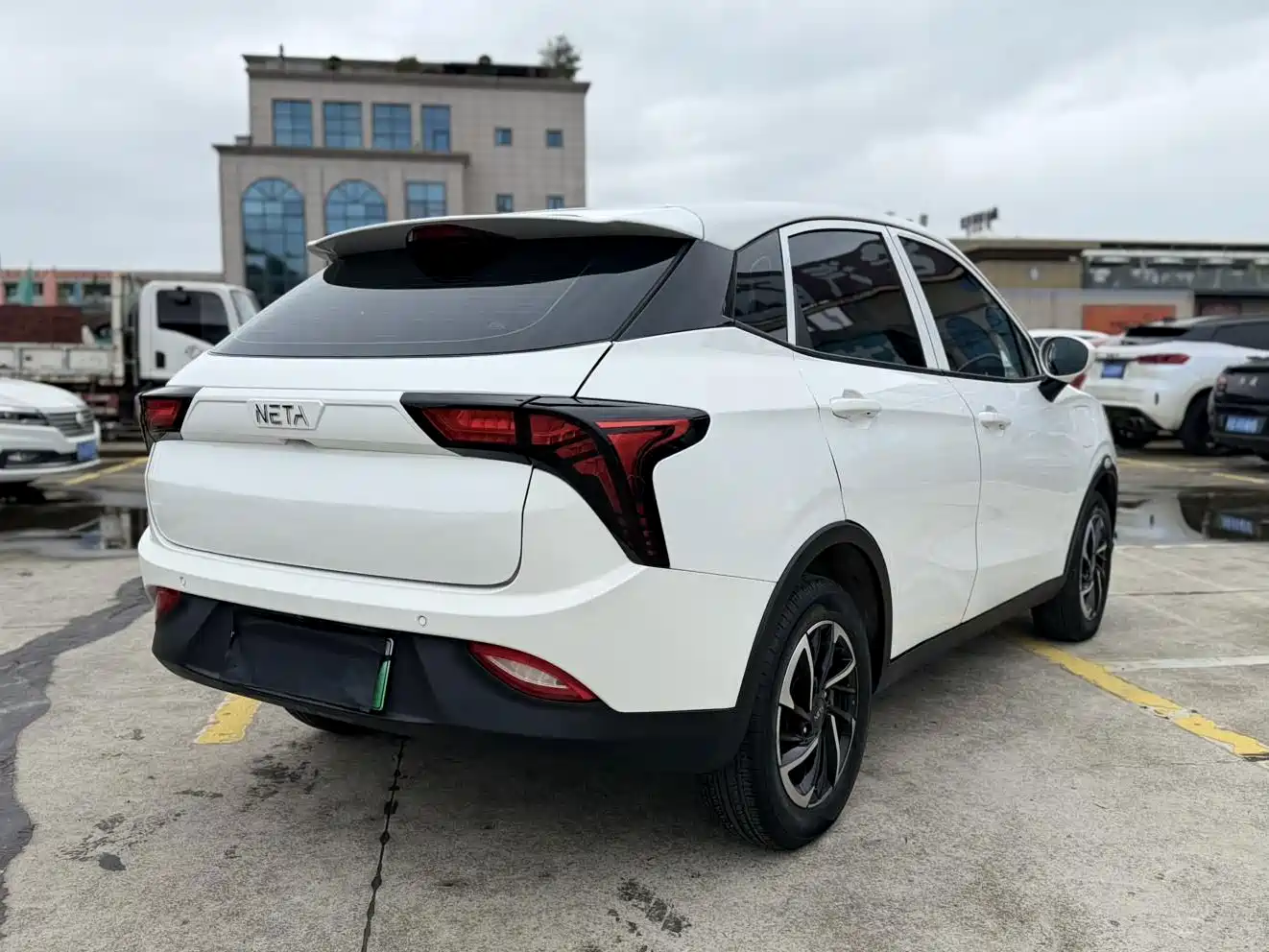Photo 12 - Nezha Auto Nezha V