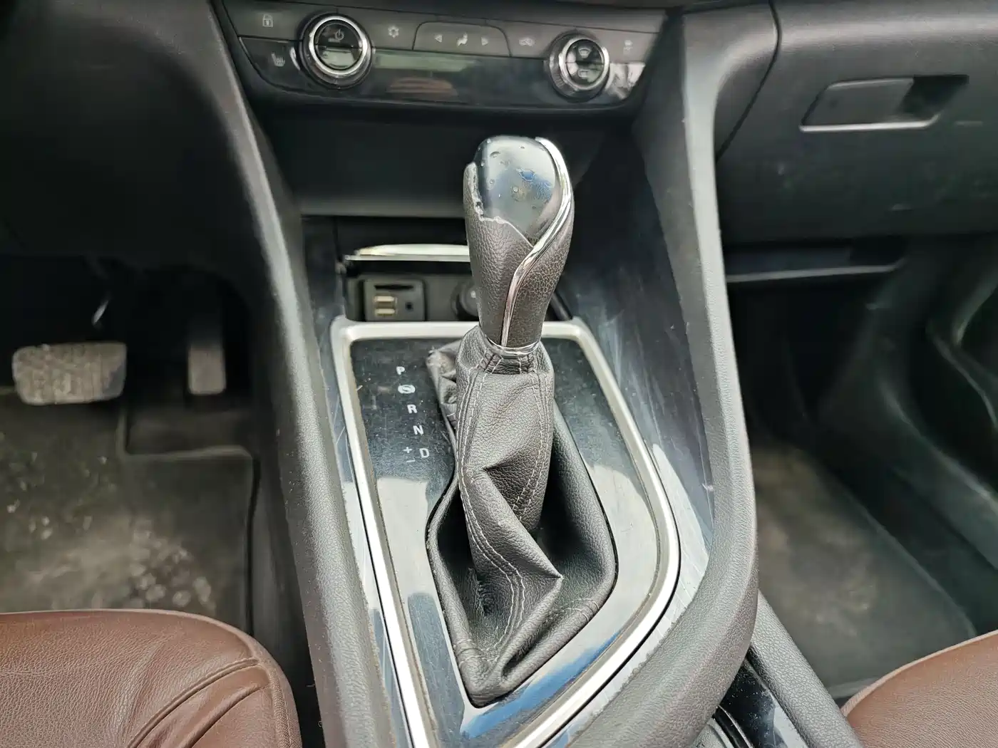 Buick GL6 2018 18T 6-Seater Premium фото 9