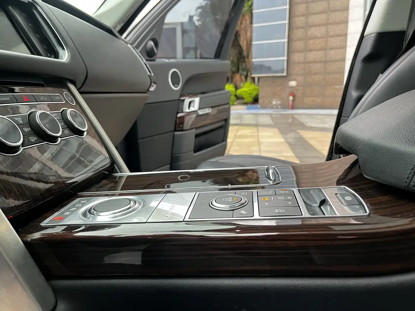 Land Rover Range Rover 2015 3.0 TDV6 Vogue фото 15
