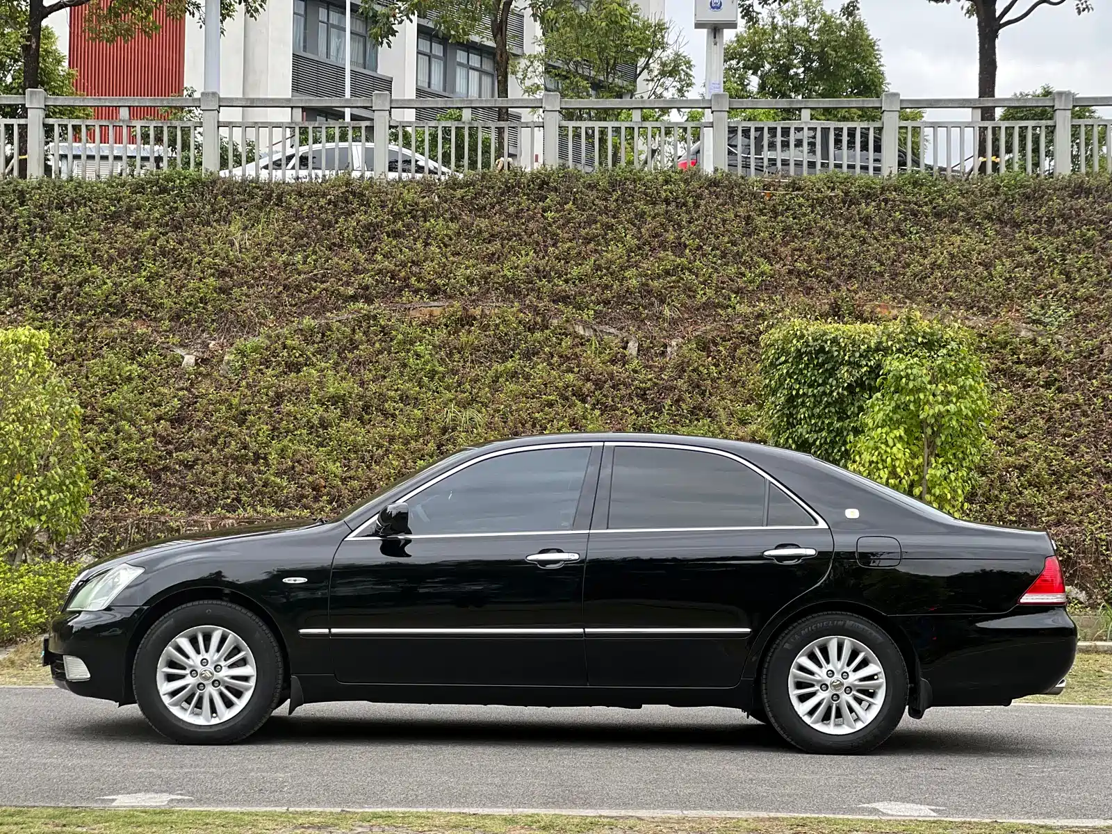 Фото 4 - Toyota Crown