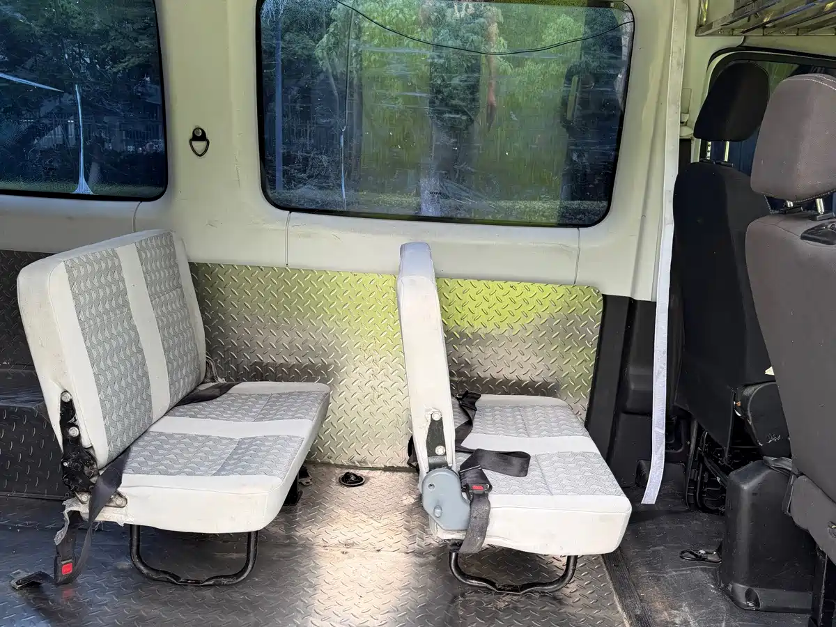 Iveco Daily 2022 2021 2.0T Manual M1 Special Platform Vehicle Long Wheelbase Short Suspension High Roof Sliding Door F1A