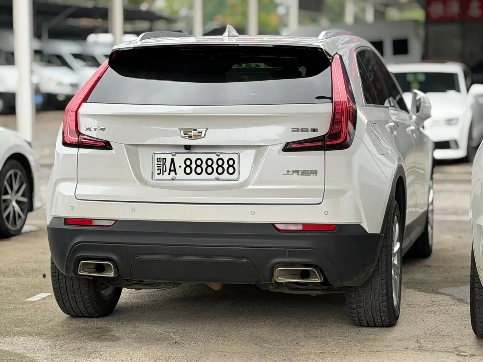 Photo 6 - Cadillac XT4