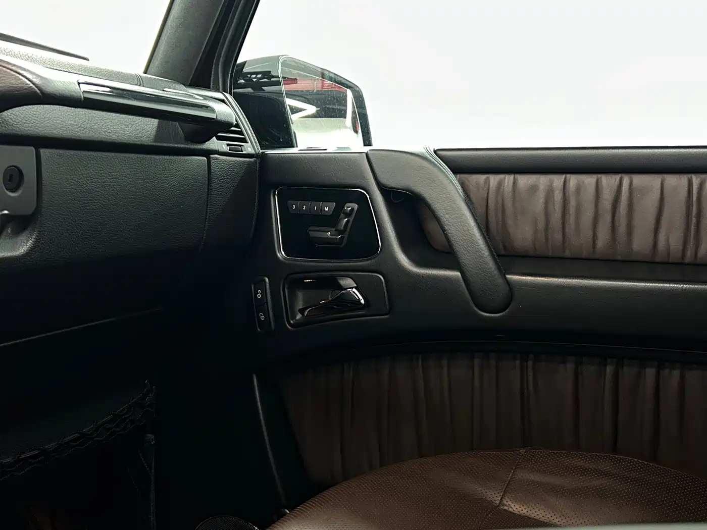 Mercedes-Benz G-Class AMG 2015 AMG G 63 Off-Road Limited Edition фото 16