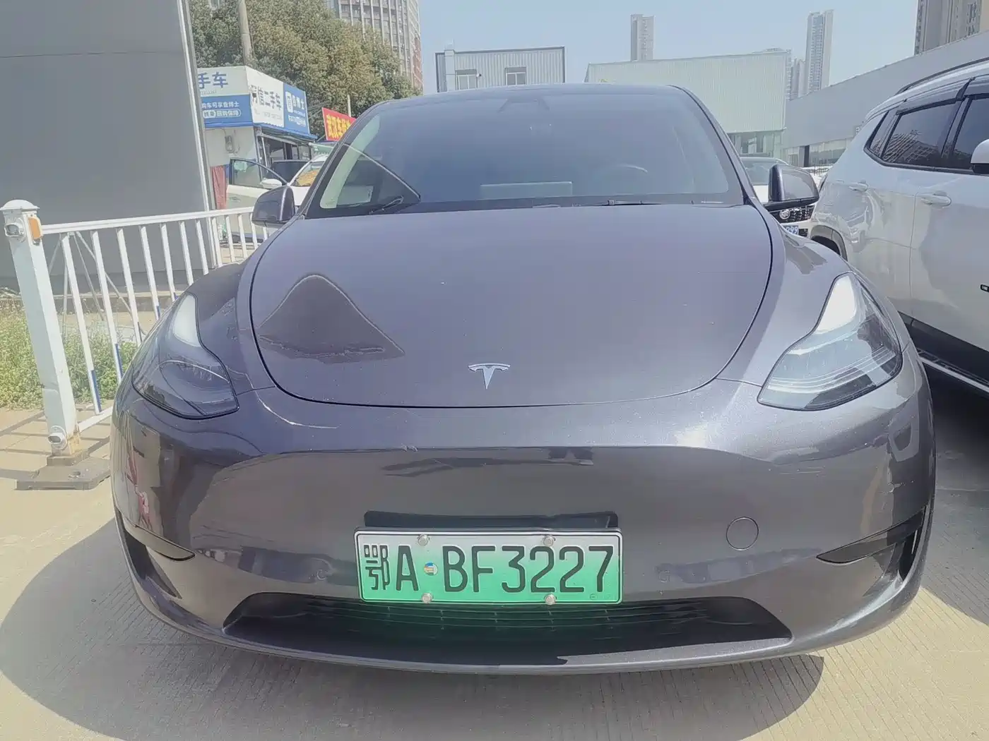TESLA MODEL Y