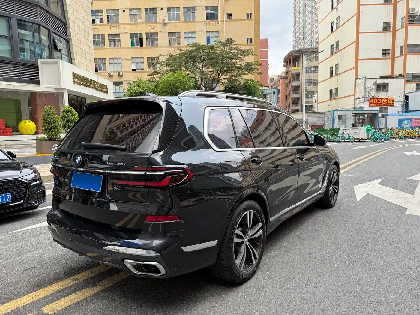 BMW X7 2023 xDrive40i Exclusive M Sport Package фото 6