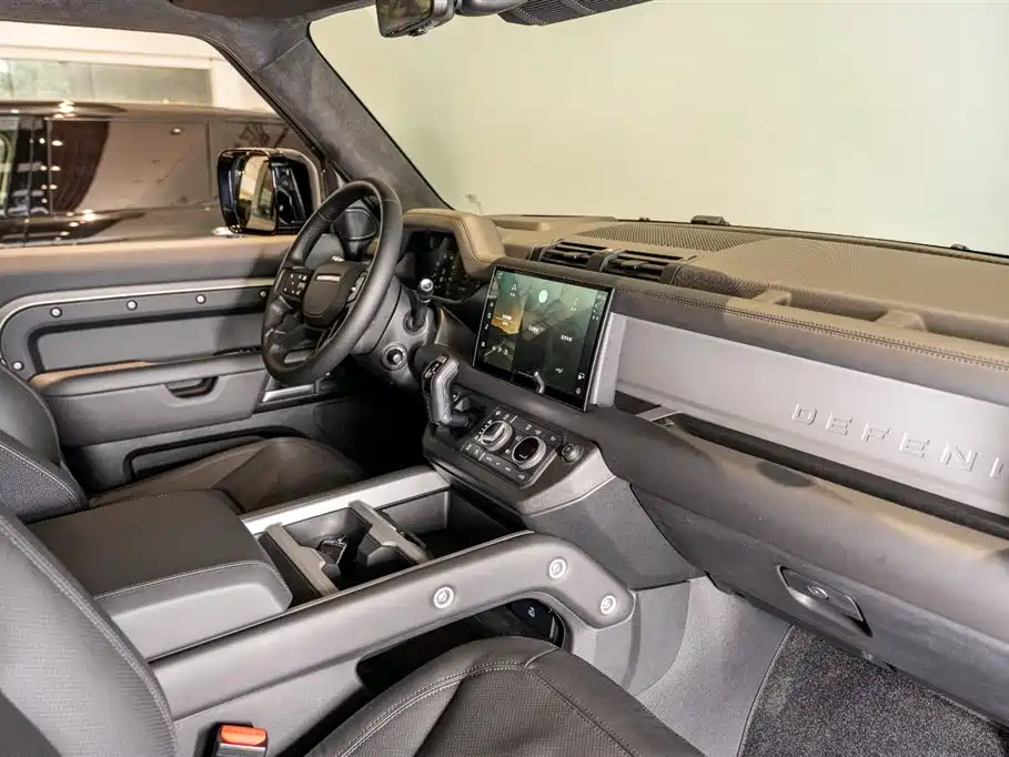 Land Rover Defender 2024 2025 110 3.0T P400 X