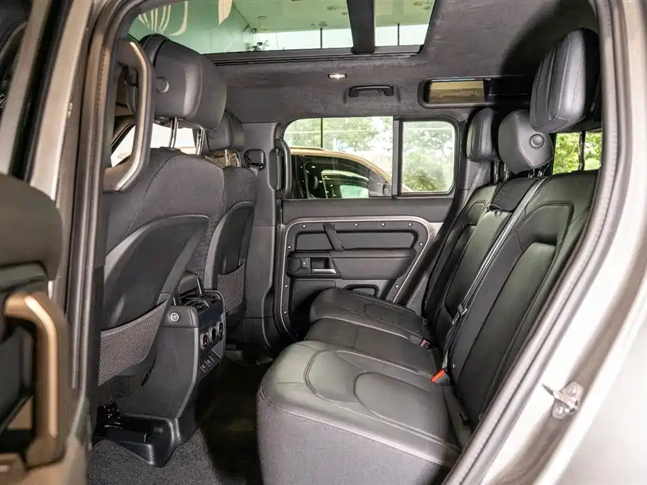 Land Rover Defender 2024 2025 110 3.0T P400 X