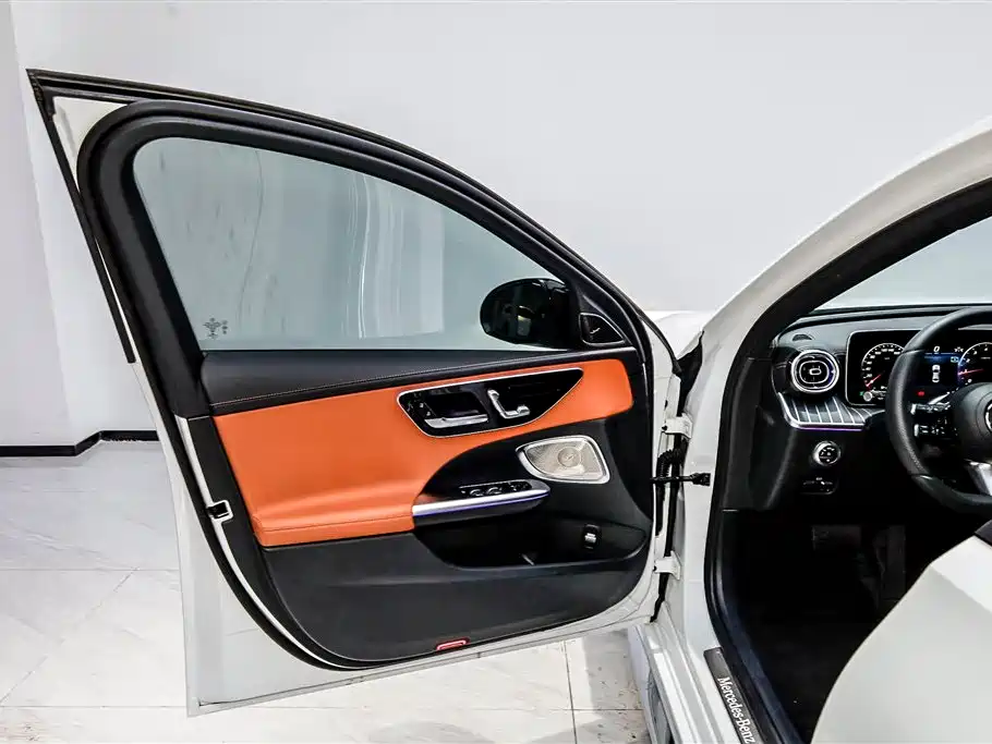 Mercedes-Benz C-Class 2022 Facelift C 260 L Night Edition Sport фото 7