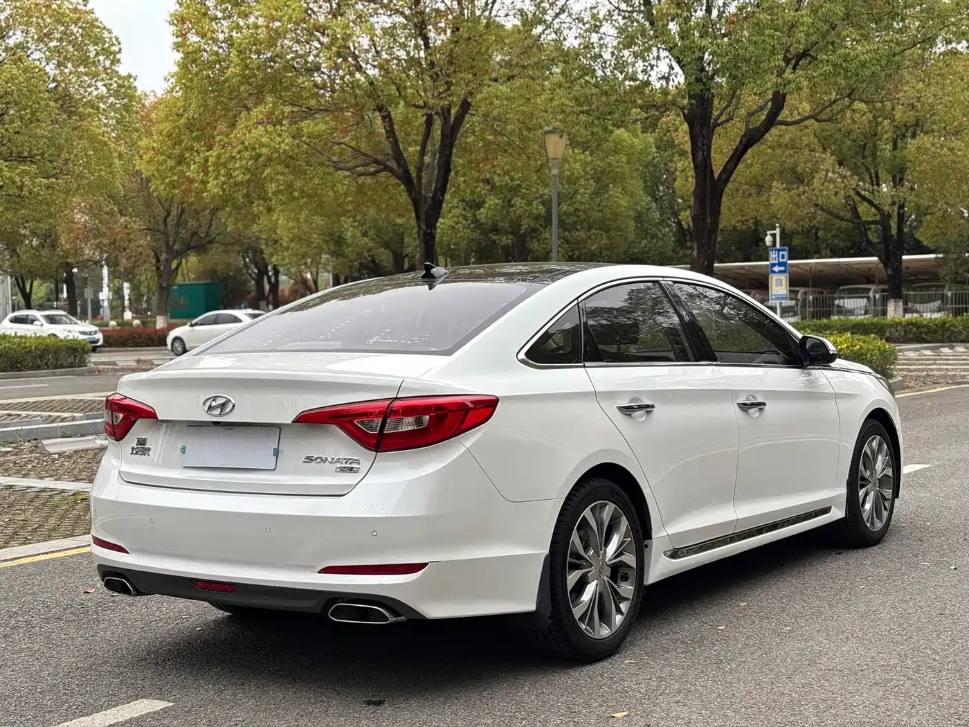 Hyundai Sonata 2017 2.4L DLX Premium Edition фото 5