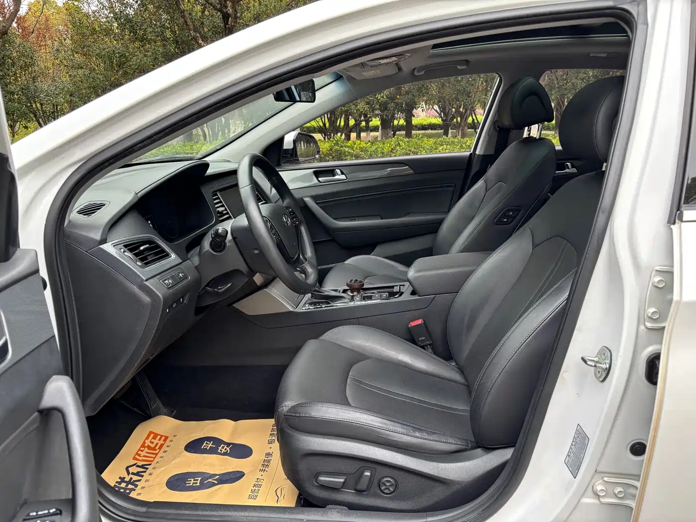 Hyundai Sonata 2017 2.4L DLX Premium Edition фото 8