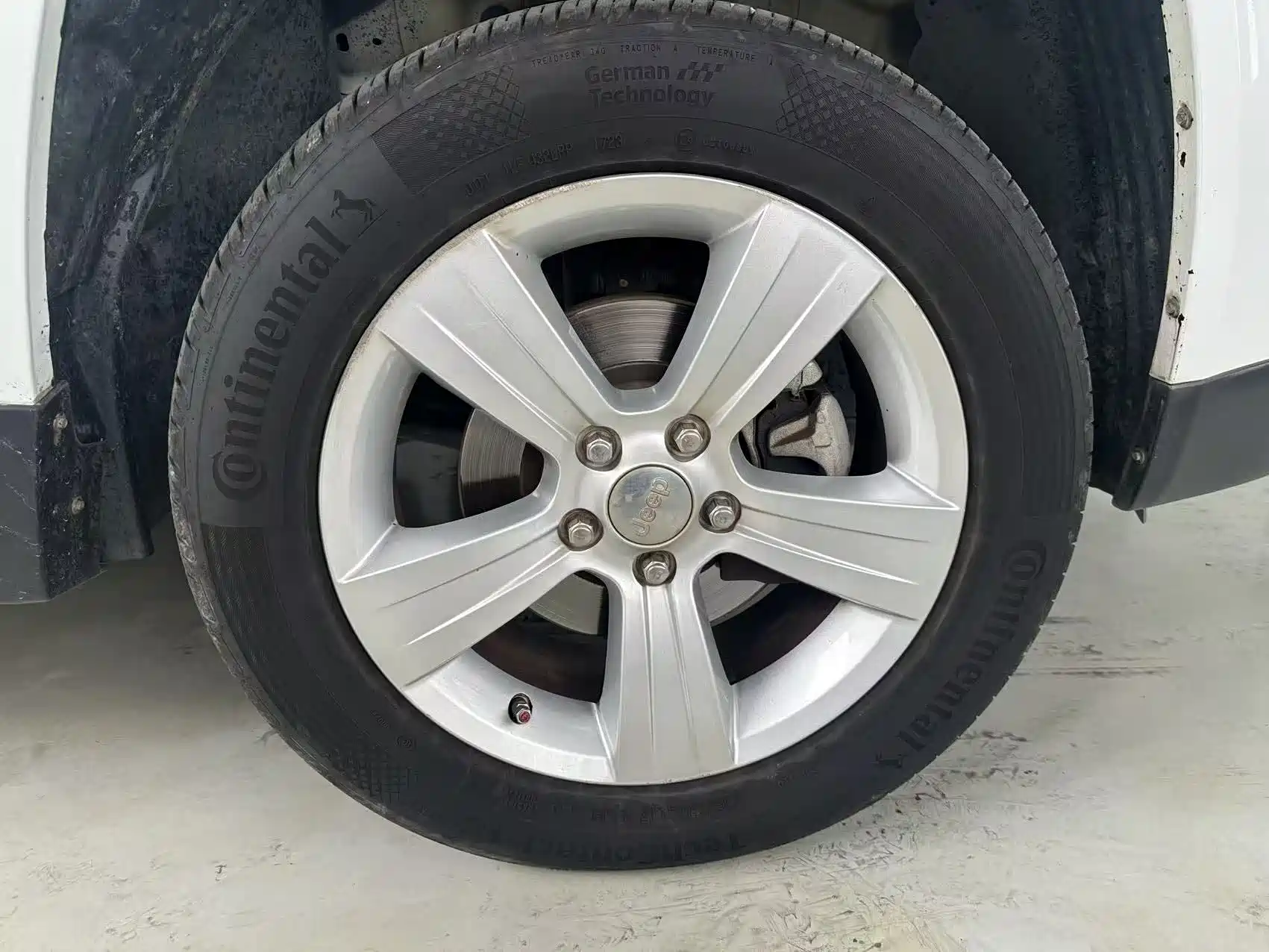 Photo 13 - Jeep Compass (Import)