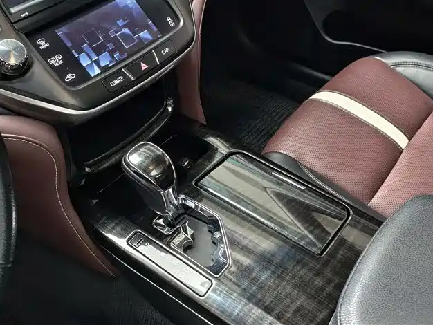 Toyota Crown 2017 2.0T Sport Edition фото 25