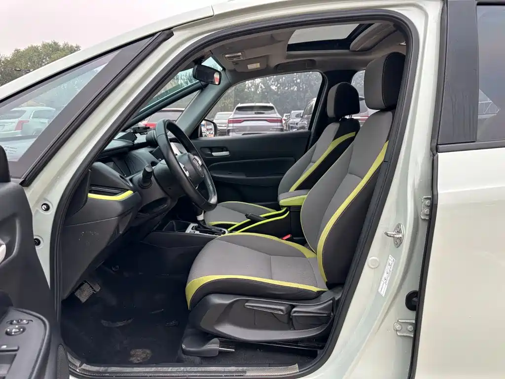 Photo 8 - Honda Fit