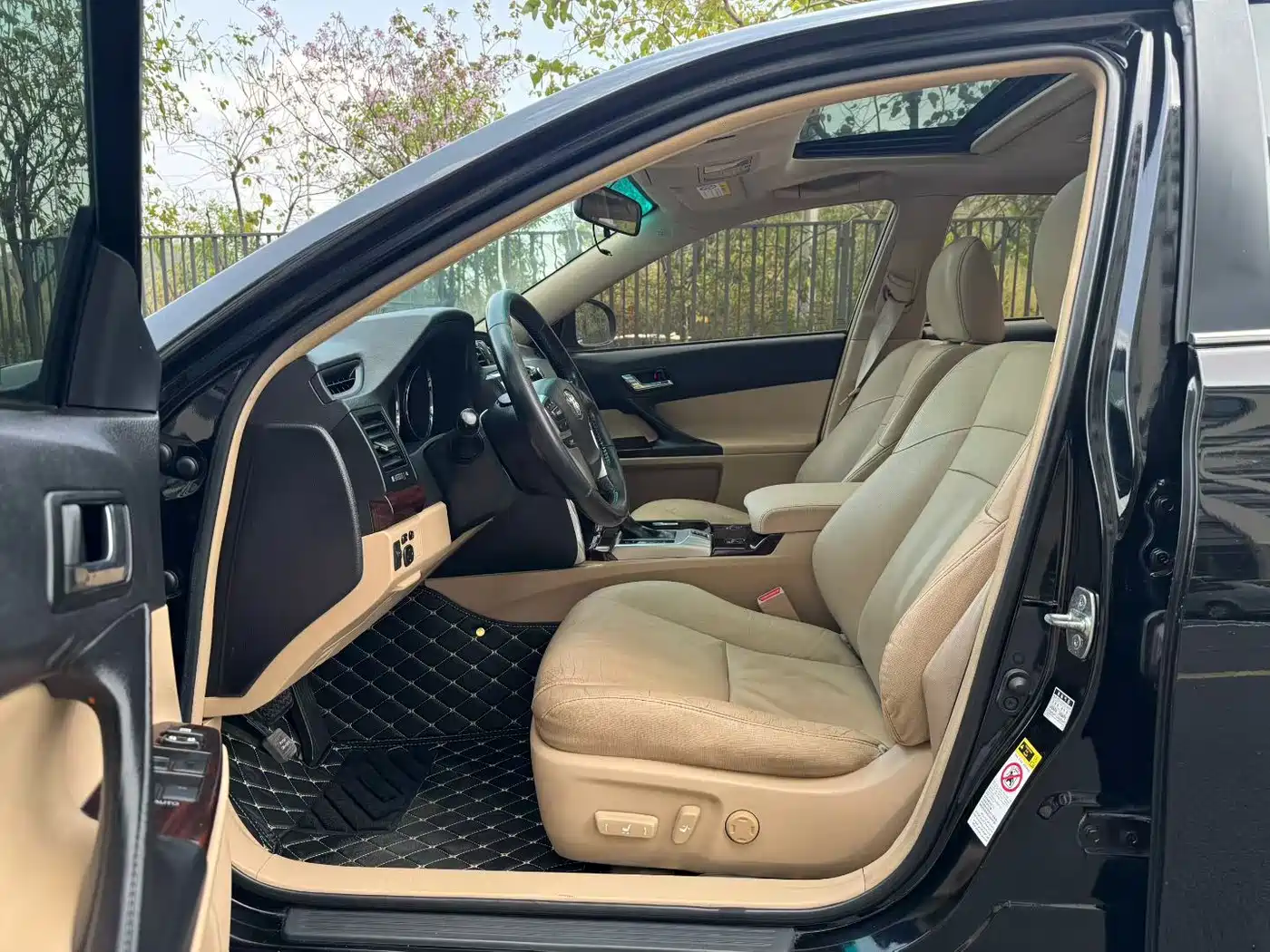 Toyota Reiz 2010 2.5V Style Elite Edition фото 4