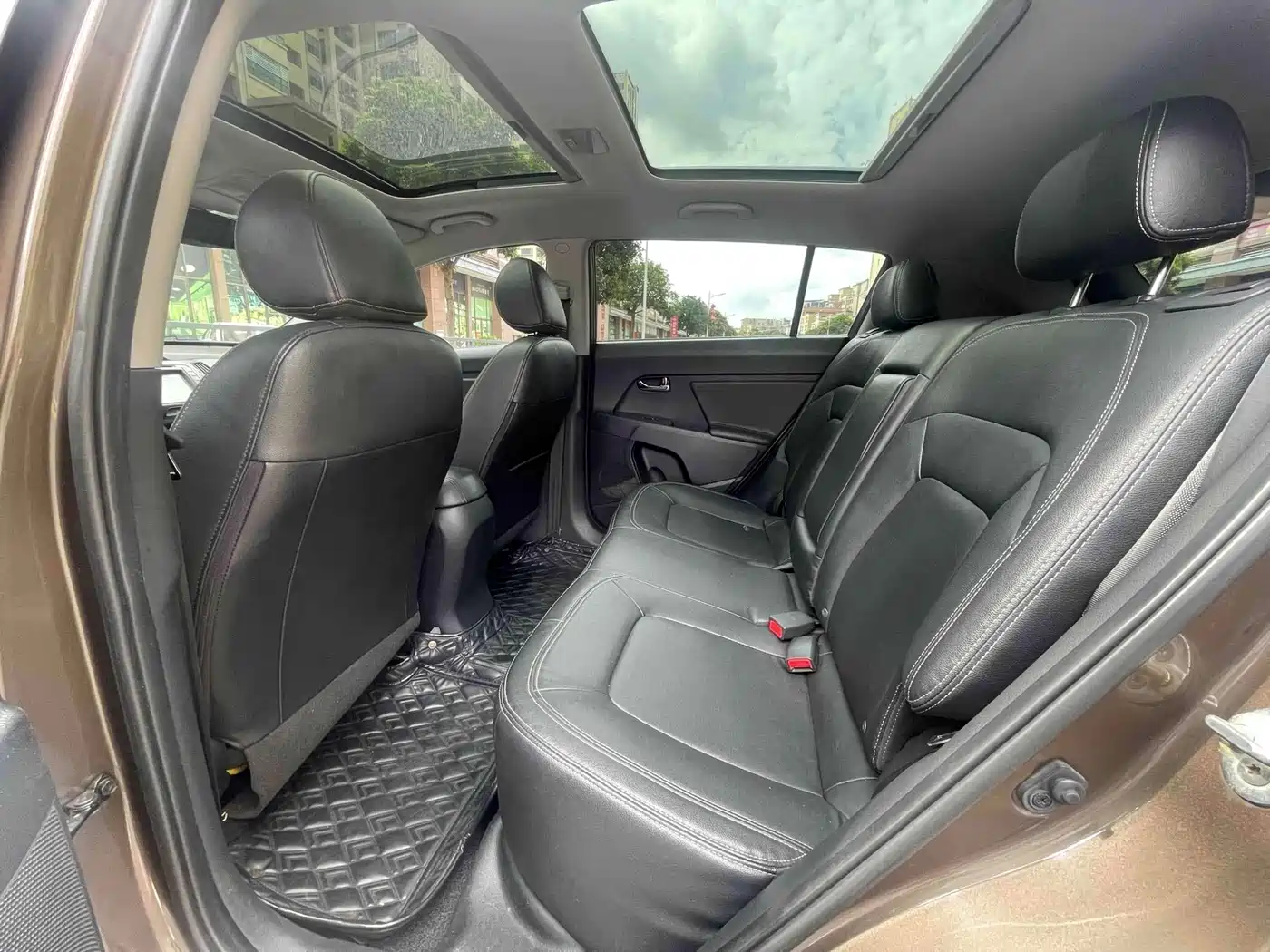 Kia Sportage 2012 2.0L Automatic 2WD NAVI Edition фото 13