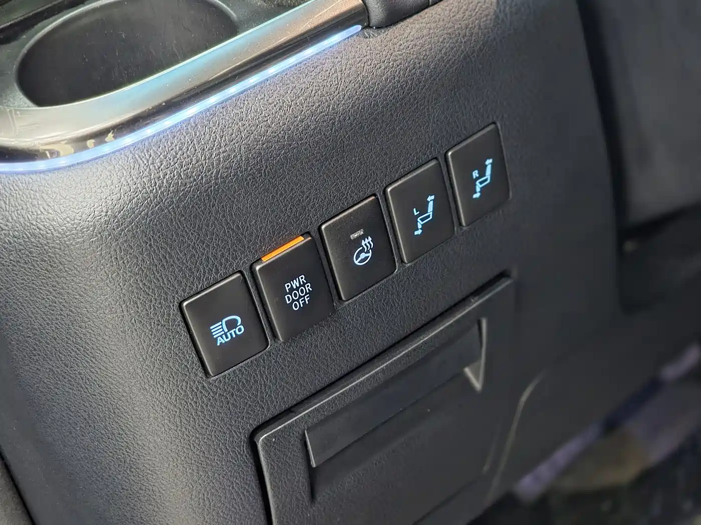 Toyota Alphard 2018 Facelift 3.5L Premium Edition фото 23