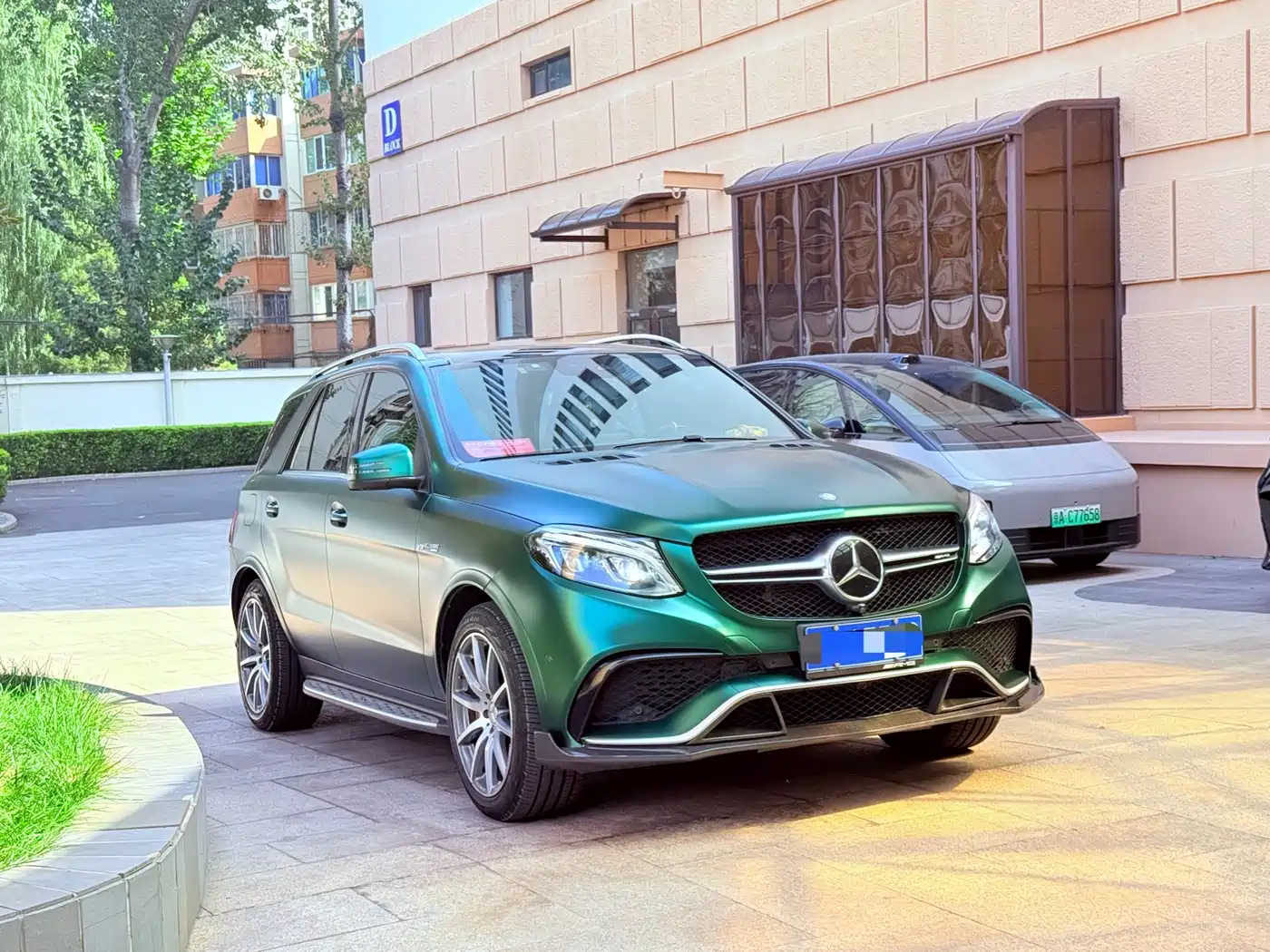 Mercedes-Benz GLE AMG 2015 AMG GLE 63 4MATIC фото 3