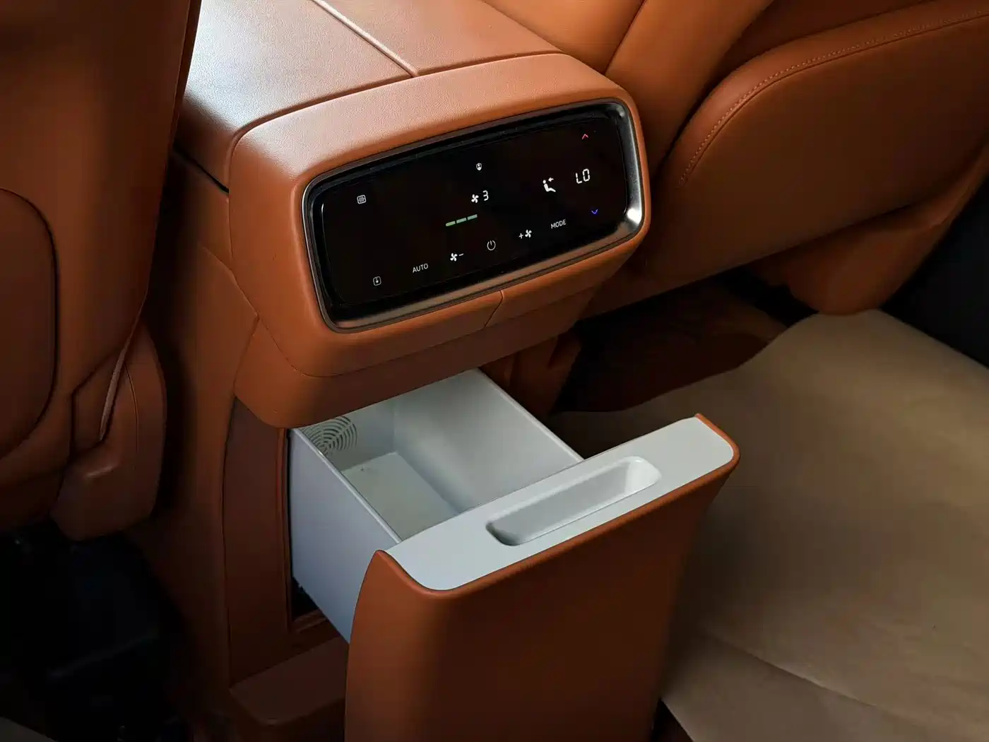 Aito M9 2024 2024 Range Extender Max Edition 42kWh 6-seater