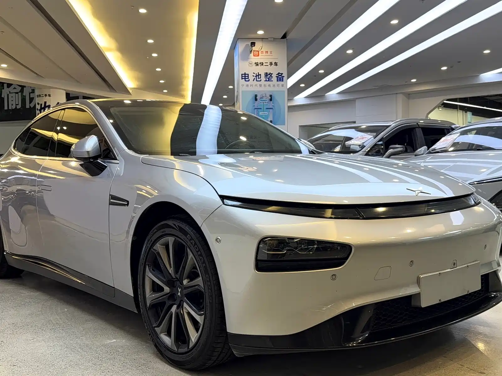 Фото 3 - XPeng P7