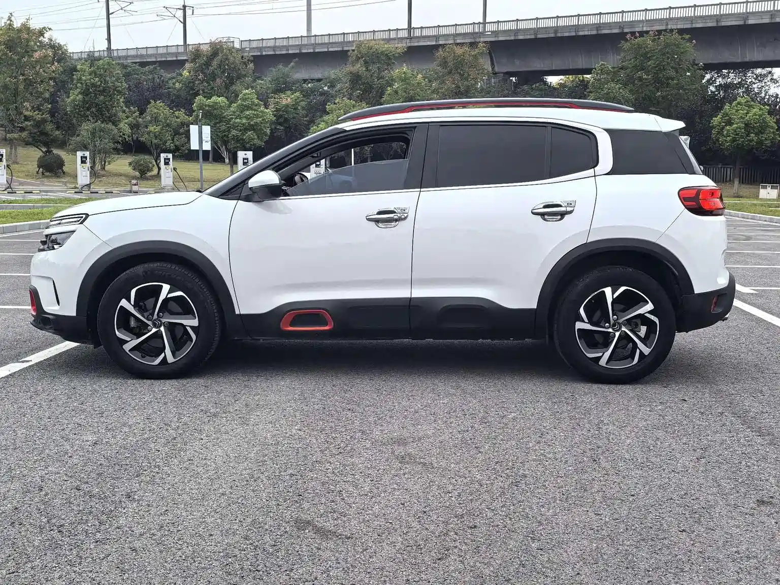 صورة 2 - Citroën Tianyi C5 AIRCROSS