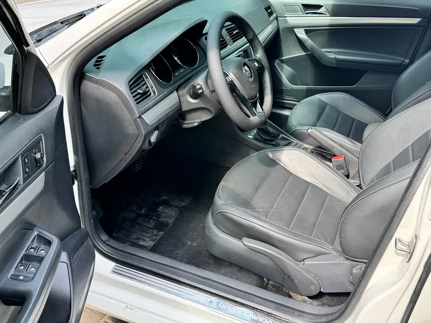 Volkswagen Lavida Tour 2018 2017 180TSI DSG Comfort Edition