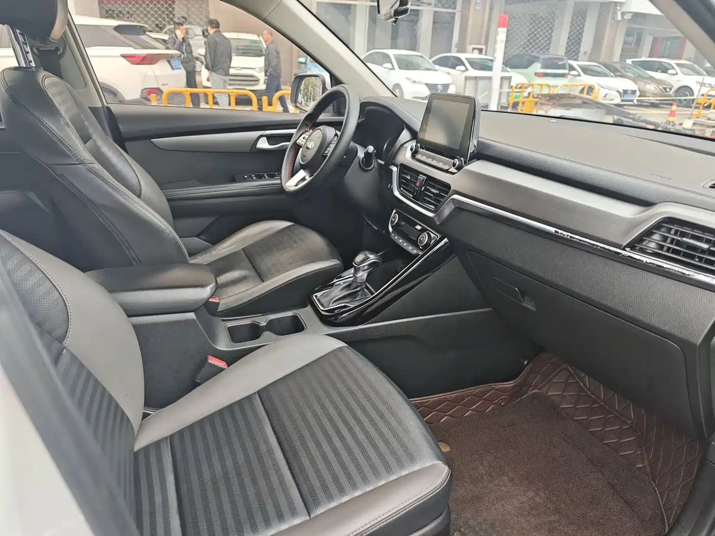 Kia Sportage 2019 2.0L Automatic Smart Luxury Edition фото 11