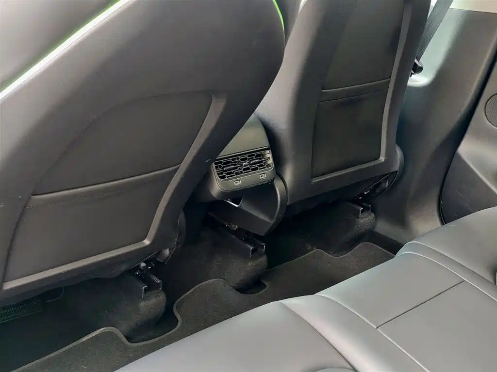 Фото 9 - Tesla Model Y