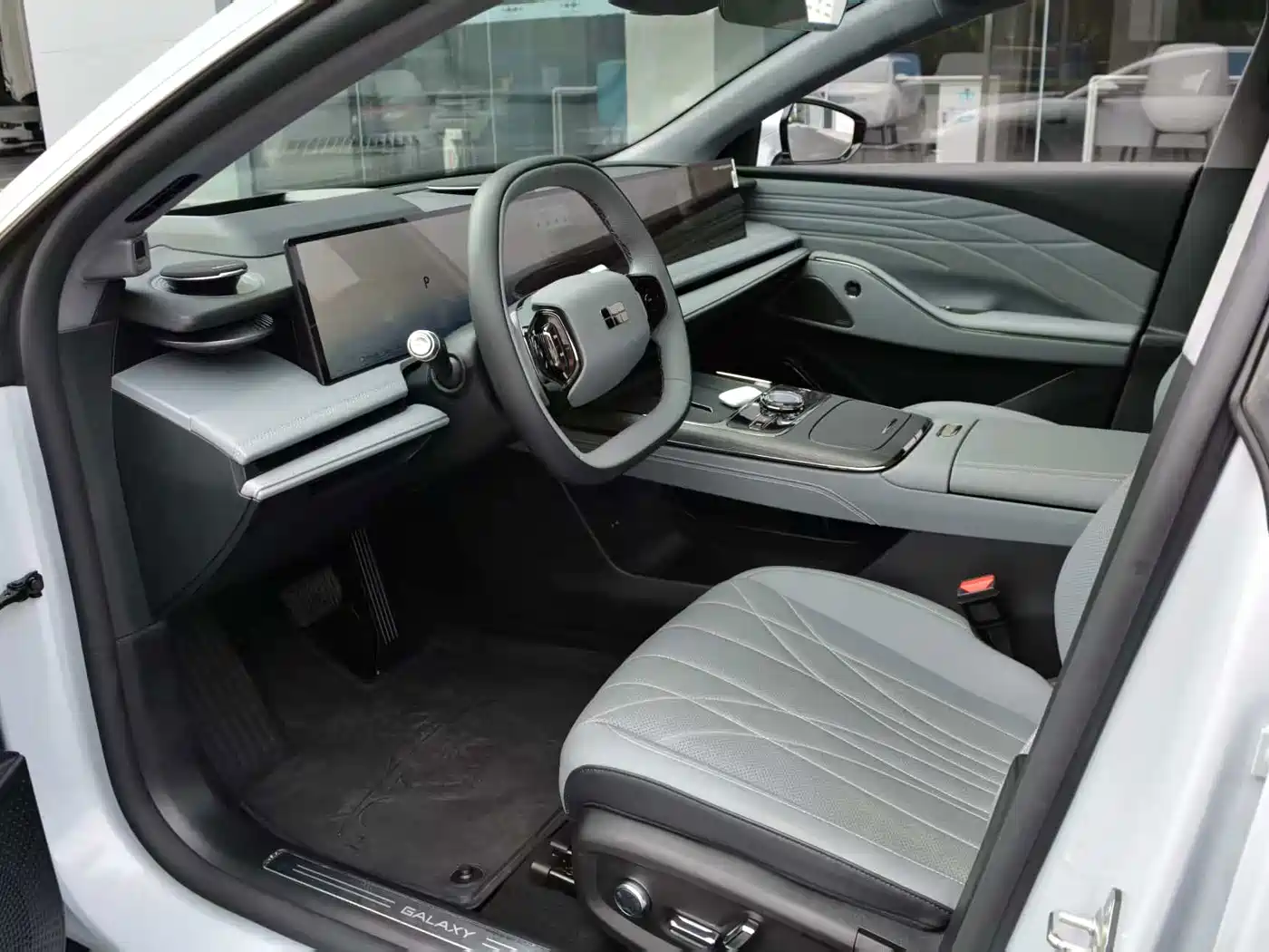 Geely Galaxy Galaxy E8 2025 2025 700km Long Voyage Smart Drive Edition