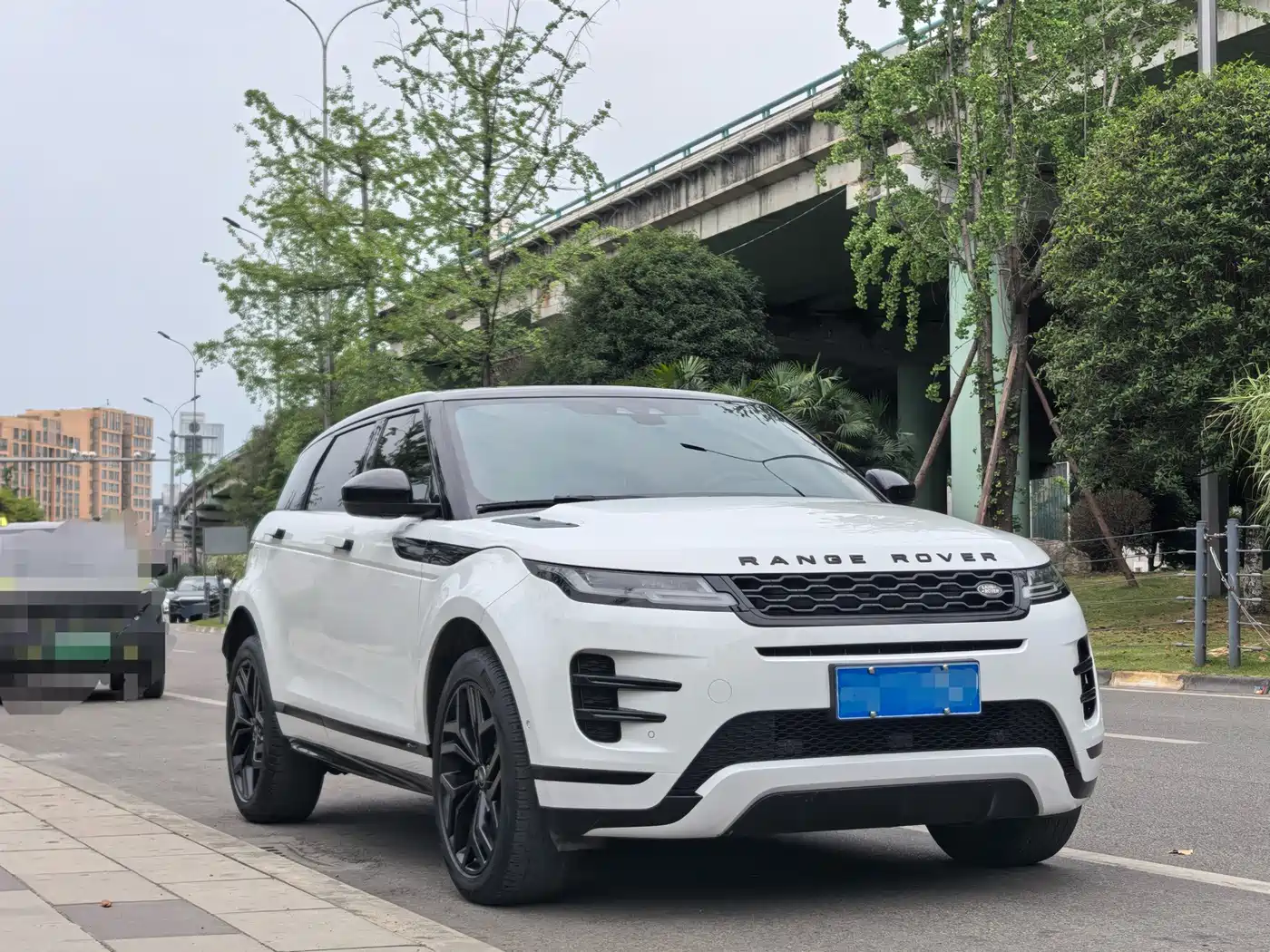 Land Rover Range Rover Evoque 2020 249PS Youth Edition фото 7