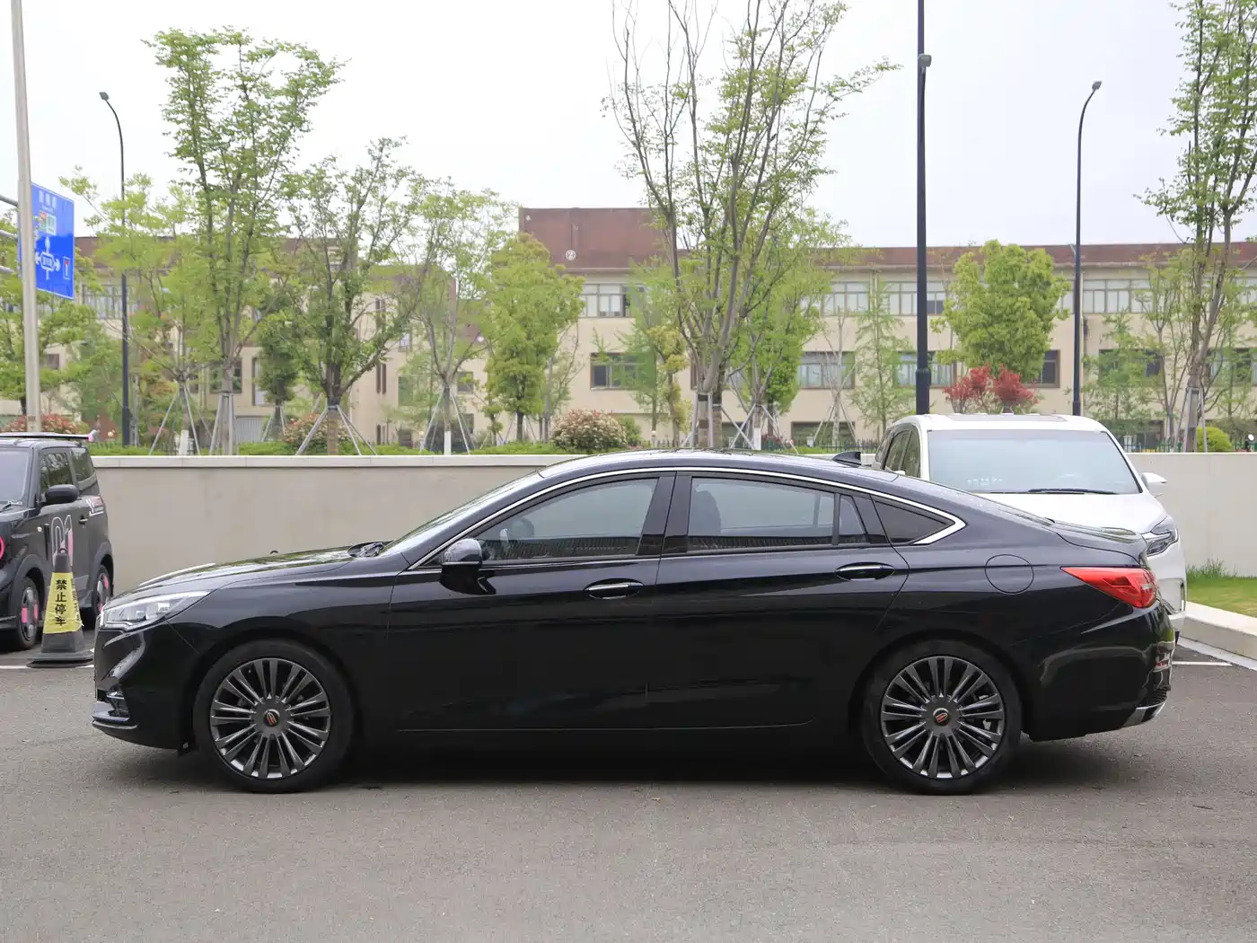 Hongqi H5 2020 1.5T DCT Qi Rhythm Edition фото 18