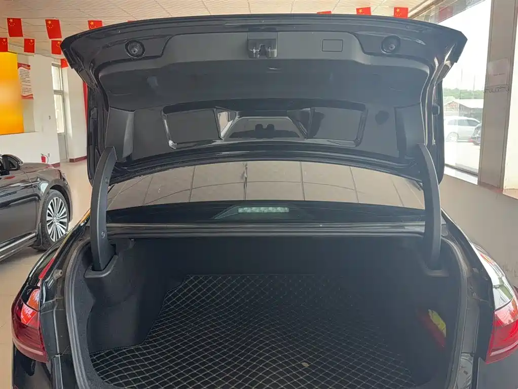 Volkswagen Passat 2023 330TSI Elite Edition фото 13