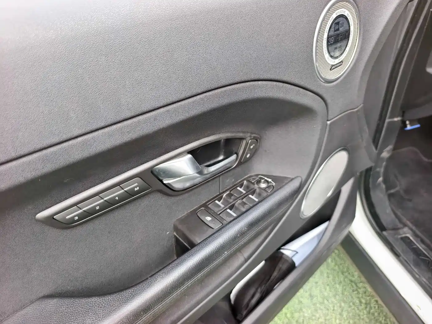 Land Rover Range Rover Evoque (Import) 2014 2.0T 5-door Brilliance Sport фото 9