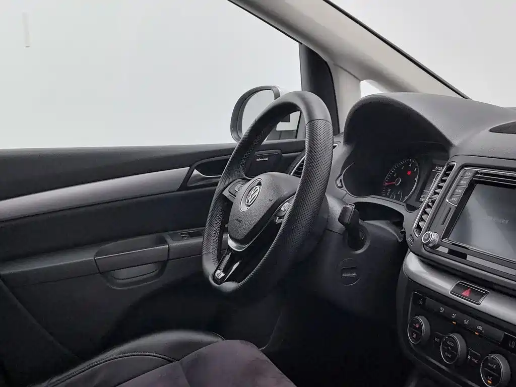 Фото 22 - Volkswagen Sharan